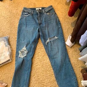 Abrocrombie curve love mom jeans